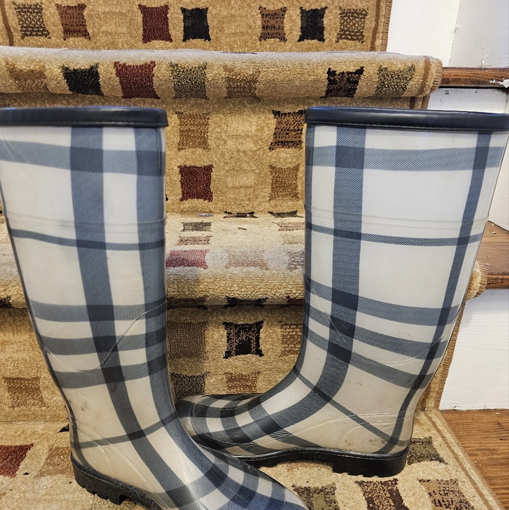 Women's Burberry Rain Boots